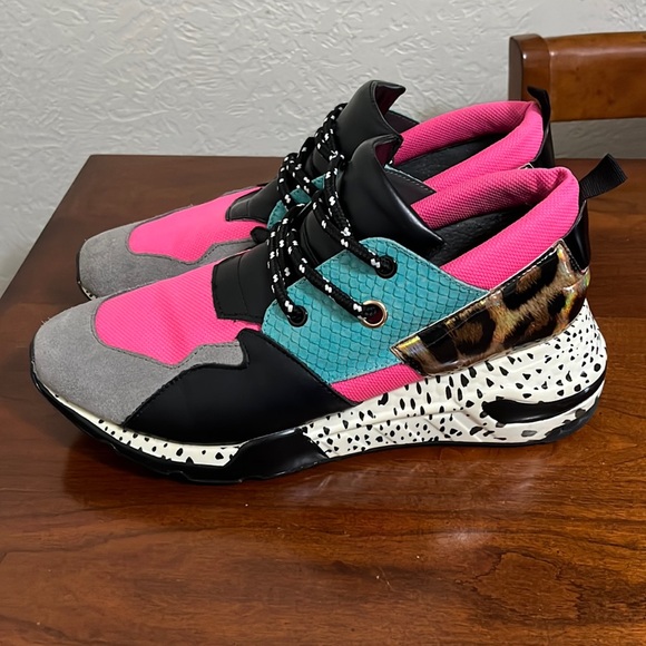Steve Madden Shoes - Steve Madden cliff low top multi sneaker